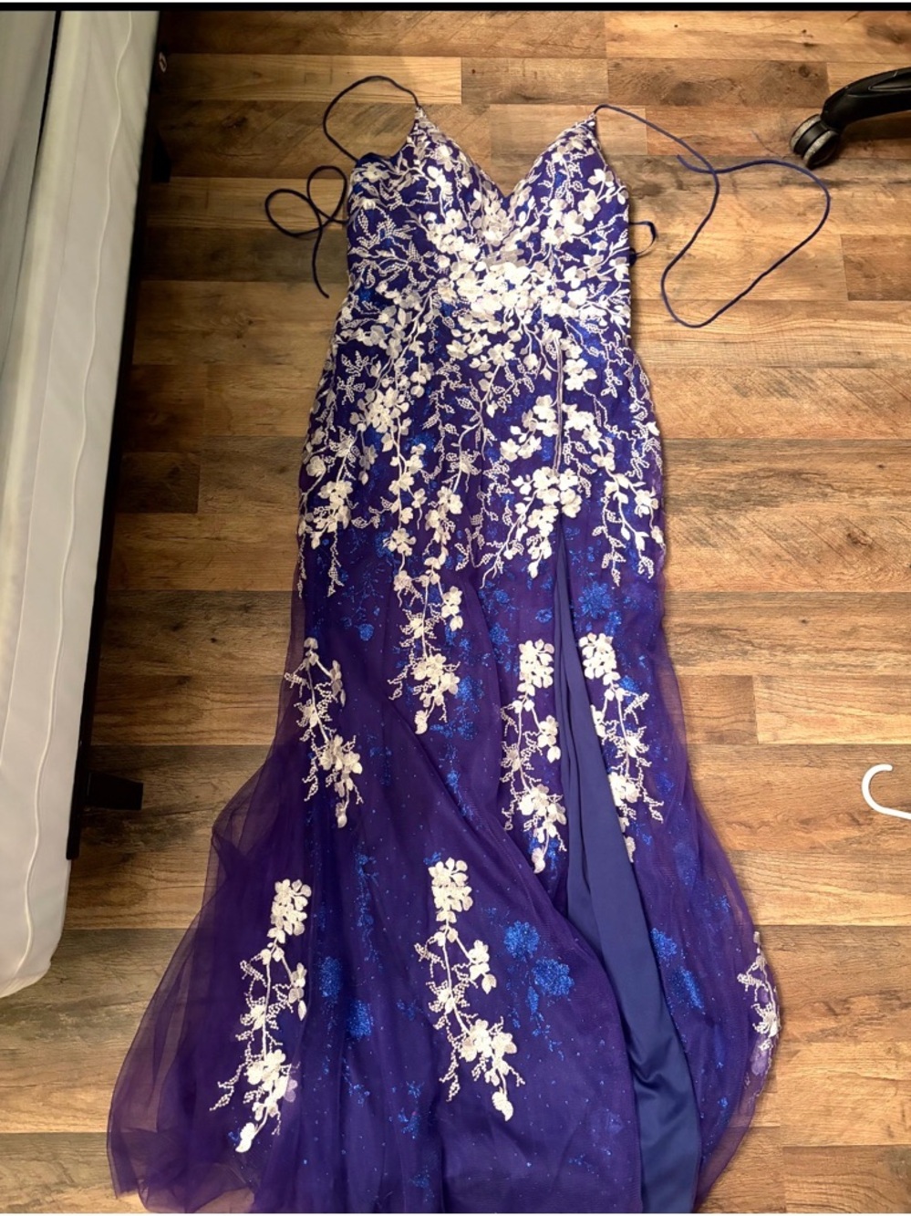 Women's Blue Floral Lace Appliqué Prom Gown
